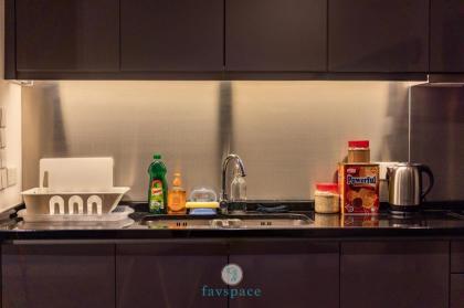 Stunning KL City View - 5 min walk  KLCC - 3 pax - image 24