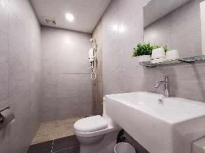 Arte Plus  2 bed 2 bath  White Theme homestay - image 15