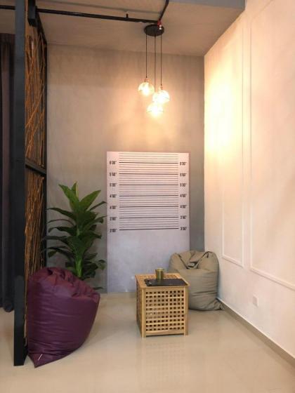 Escapade Grand Tower Of London next2 Paradigm Mall - image 29