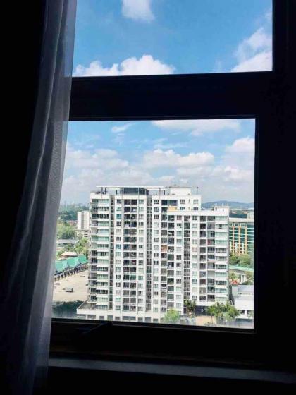 Escapade Grand Tower Of London next2 Paradigm Mall - image 37