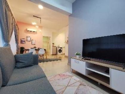 ARTE PLUS  Spacious Two Bedroom Apartment - image 19