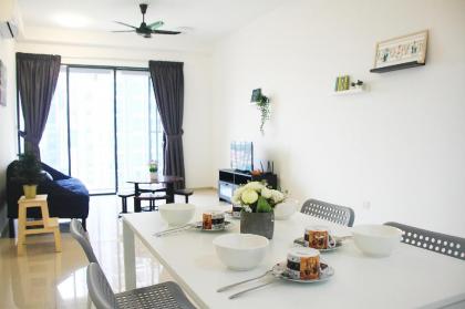 Luxury Suite @ Eko Cheras* SkyPool* Gym* MRT* WiFi - image 28