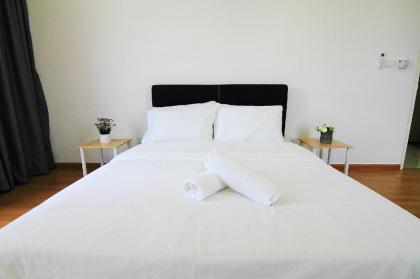 Luxury Suite @ Eko Cheras* SkyPool* Gym* MRT* WiFi - image 30