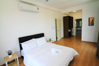 Amour Suite@EkoCheras* SkyPool* MRT* WiFi*4-6pax - image 17