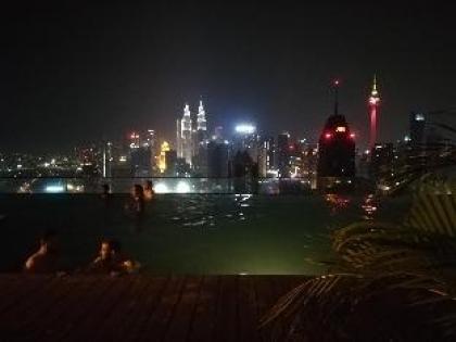 Enjoy your stay (Studio) Infinity pool facing klcc - image 8