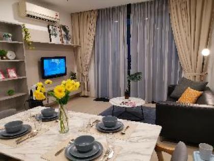 Arcoris Soho Mont Kiara  1-5Pax 2 Bedroom  2 Bath - image 10