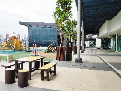 One Residences 4 pax 10 mins to TRX - image 14