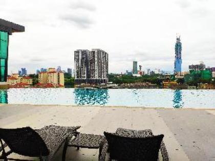 One Residences 4 pax 10 mins to TRX - image 18