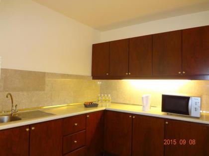 Good Service Apartment At Times Square - image 12