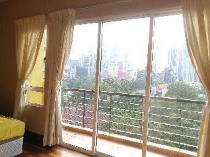 Awesome Balcony KL City View Apartment{WiFi} - image 18