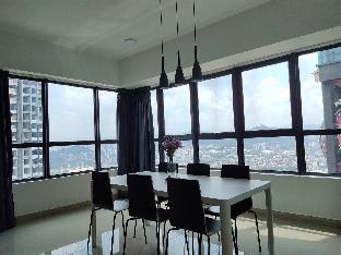 Arte KLCC View 3BR Apt WiFi #ES303 - image 3