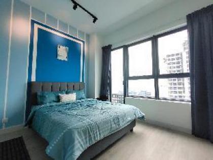 Arte KLCC View 3BR Apt WiFi #ES303 - image 7