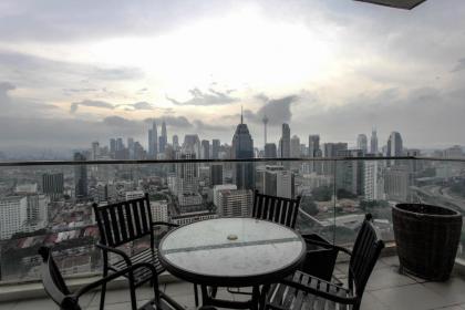Regalia Residence The Sky Pool Suite - image 14