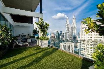 Perfect 2BR for friends & family staycation - image 11