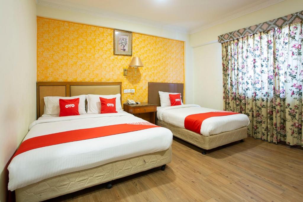 OYO 90125 Hotel Grand Orchard - image 6