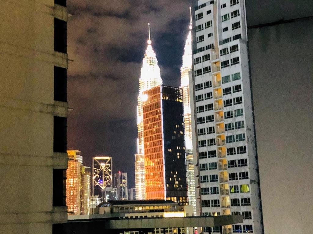 Studio with Twin Tower view - main image