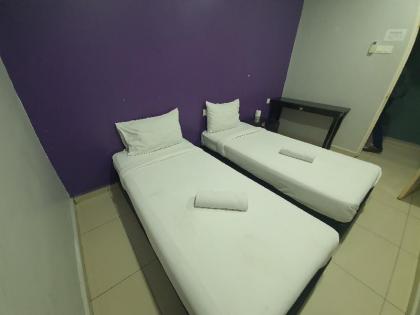 OYO 90138 Hotel Elwarda Klcity - image 18