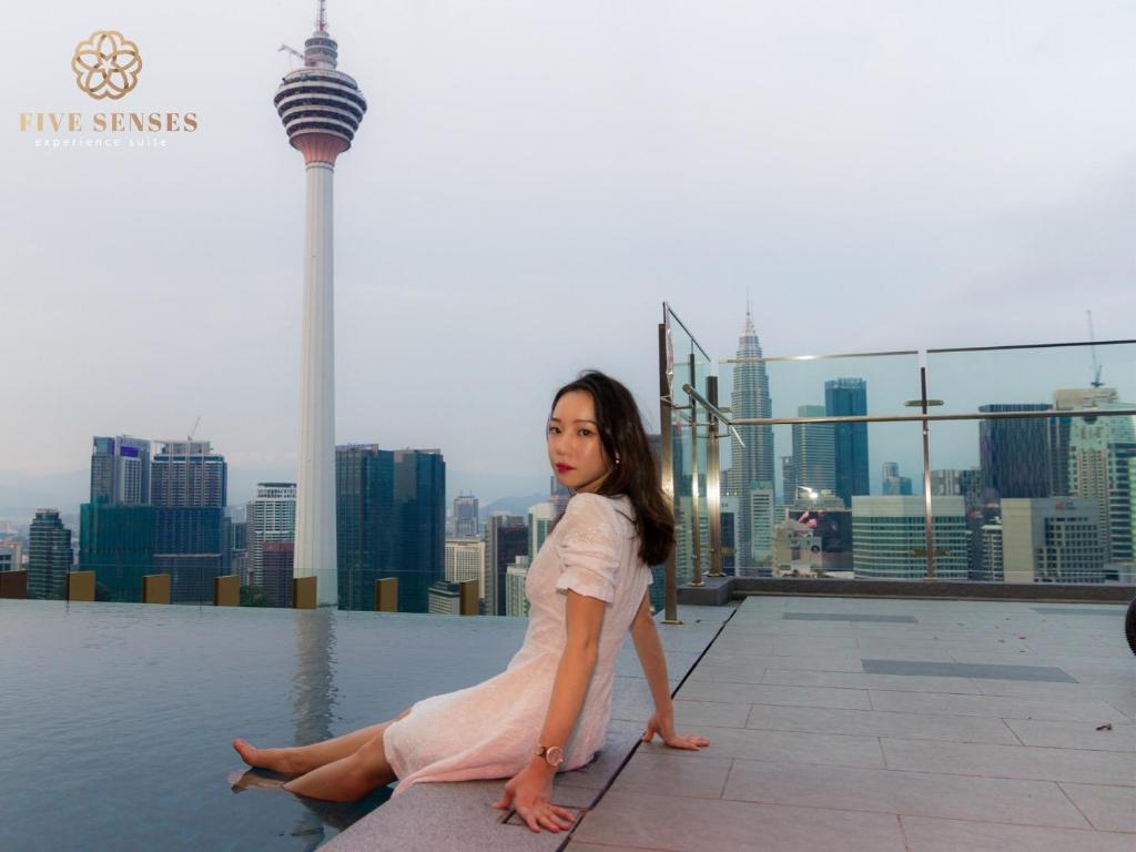 Sky Pool . Enjoy Life In Kuala Lumpur #1BR - image 4