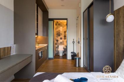Executive Suite . Enjoy Life With Netflix #S - image 26