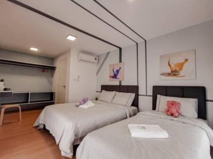 Modern Premium Suites for 6 Pax - image 11