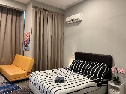 SERENE Studio Empire Damansara/wifi/Netflix - image 14