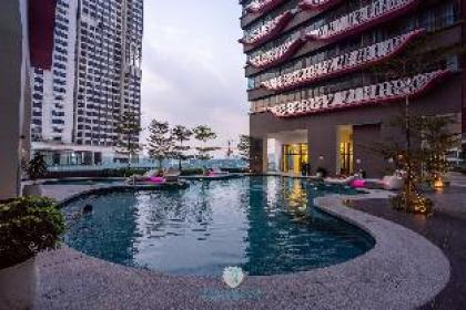 Insta-worthy Condo  2 Parkings  Jln Ampang T2 - image 11