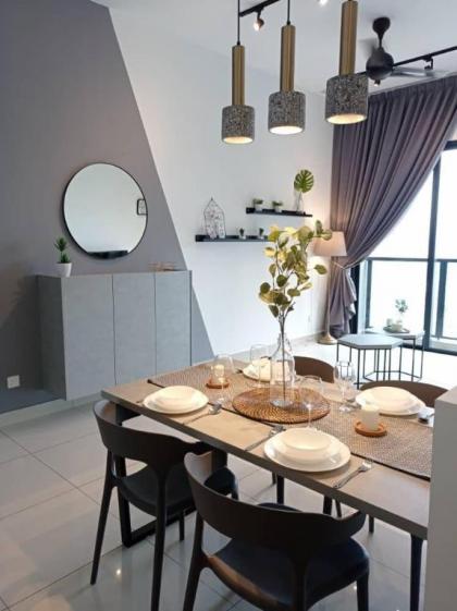 Astoria Ampang - Grey Minimalist 1BR Condo - image 1