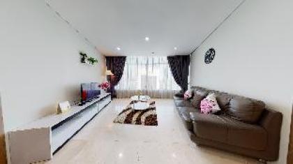 LUXURY APARTMENT WITH KLCC VIEW  - image 20