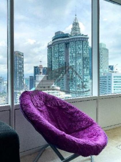 LUXURY APARTMENT WITH KLCC VIEW  - image 5