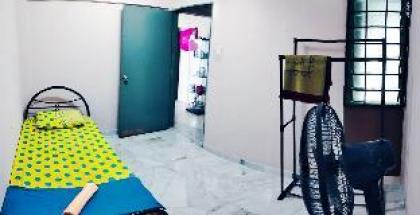 Guest House affordable 3 bedroom furnished & Wifi - image 12