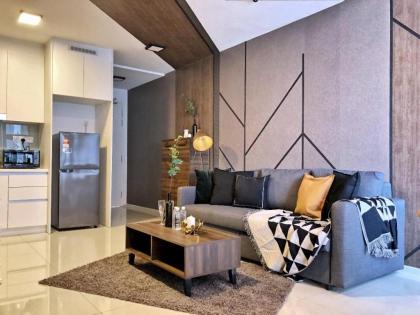 Modern Industrial Duplex Loft Ekocheras MRT 2pax - image 18