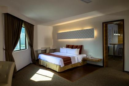 Grand Barakah Hotel - image 3