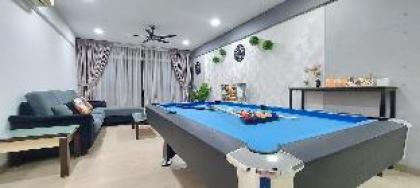 Bukit Bintang Staycation w Pool Table (10Pax)
