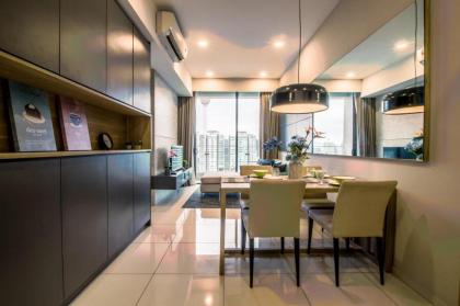  High floor/Balcony/ mesmerising View Robertson - image 25