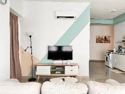 Arte  Comes with Netflix Acc  2 Beds 2 Baths KL - image 12