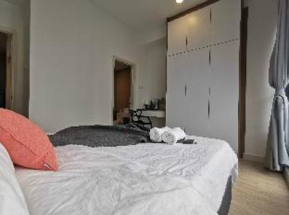 ARTE PLUS  Spacious 3 Bedroom  KLCC view - image 10