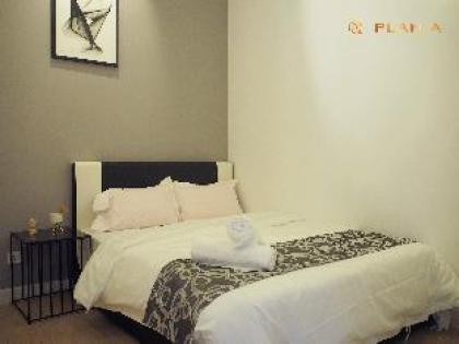 ARTE PLUS  Retro Spacious Two Bedroom Apartment - image 11