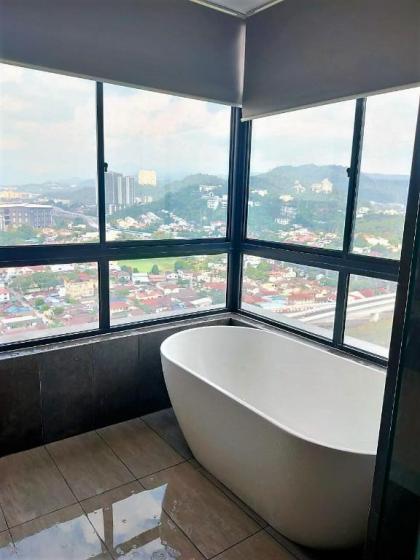 Astoria Ampang - Big Spacious 4BR Mountain View - image 12