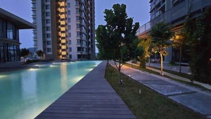 Astoria Ampang - Big Spacious 4BR Mountain View - image 4