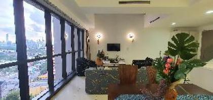 Luxury 2BR Duplex family suitepool with KLCC view - image 10