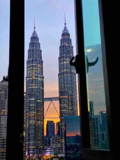 KLCC Unobstructed View unit with two king beds! - image 17