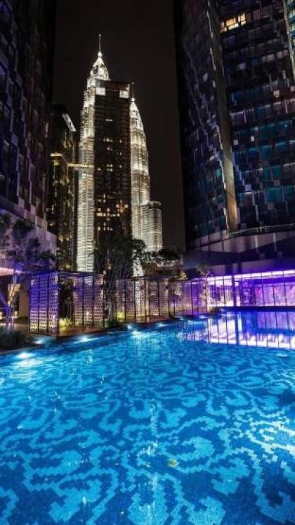 Twin Tower view with Infinity Swimming pool - image 6