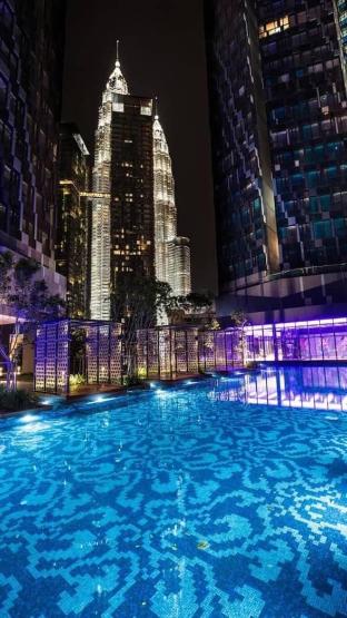 Twin Tower view with Infinity Swimming pool - image 6