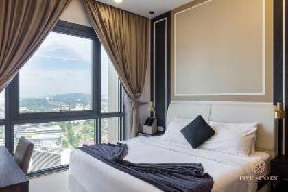 Lovely place for 6pax@ViiA KL Eco City #2BR - image 16