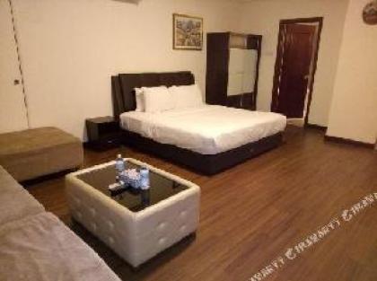 Imbi Suite at Times Square - image 11