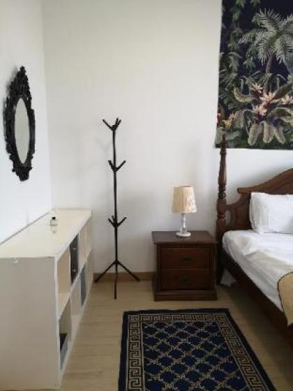 British Colonial 2 bedroom - 5 mins to Mid Valley - image 7