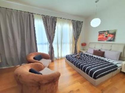 Regalia Suites - Cozy Studio Apartment - image 12