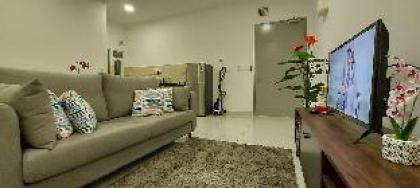 KL City View 2 Bedroom Condo B198 w free parking - image 9