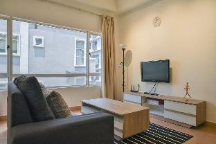 WFH-friendly studio suite  9am - 9pm  Fast WiFi - image 3