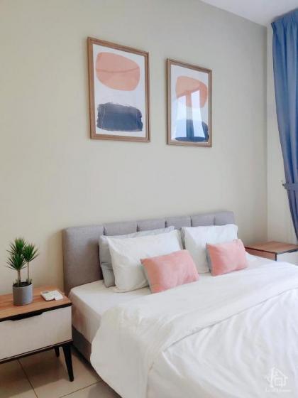 Comfy Arte Mont Kiara 1-3 Pax Home  KLCC View